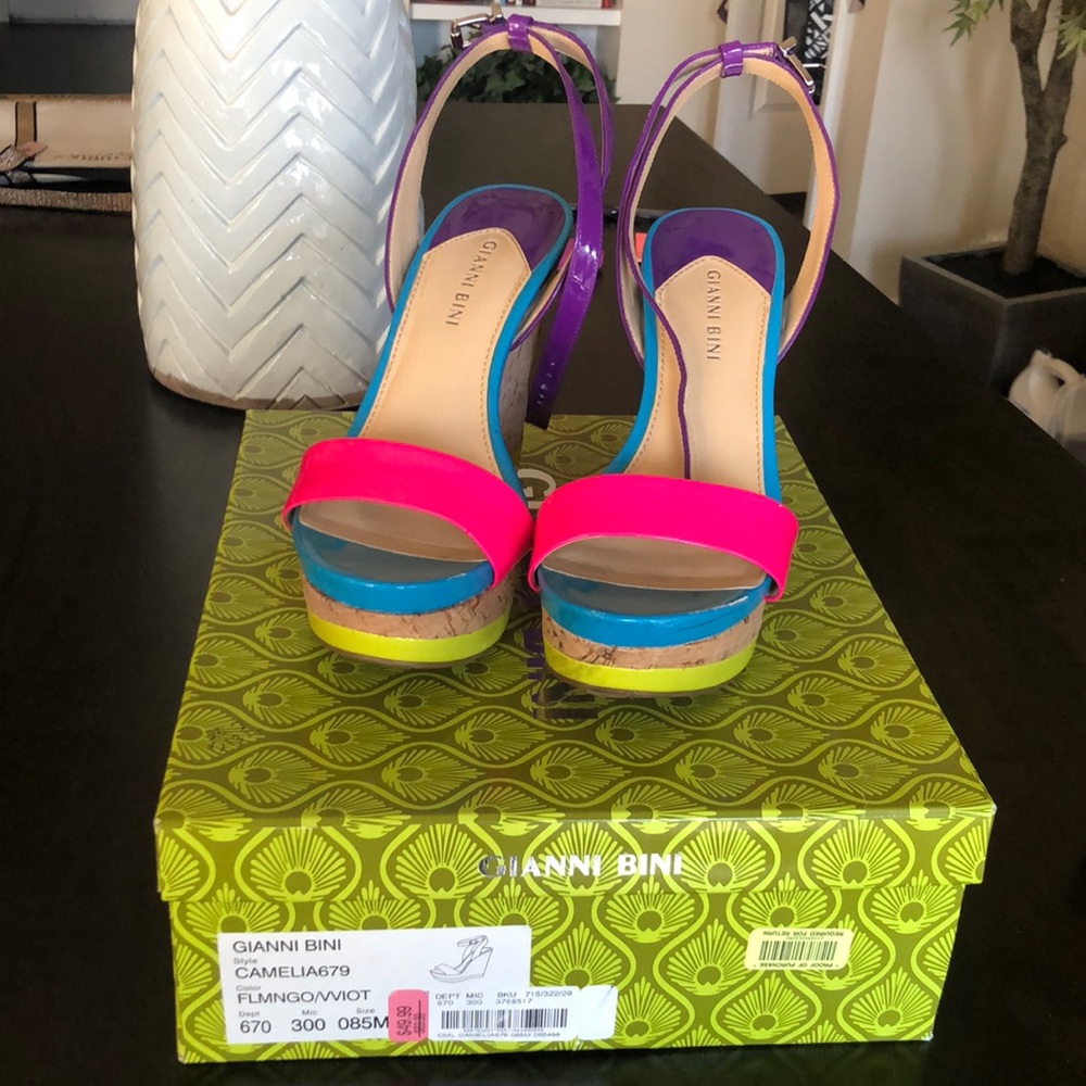 Neon Gianni Bini wedges